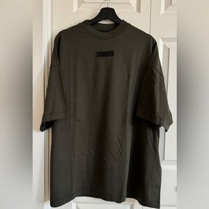 Essentials Tee Men’s Medium Ink Color Brand New with bag/tags